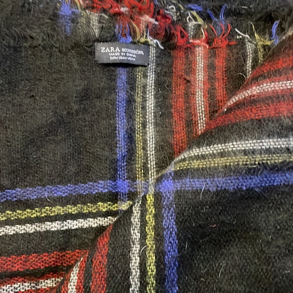 Zara Blanket Scarf - Picture 2 of 3